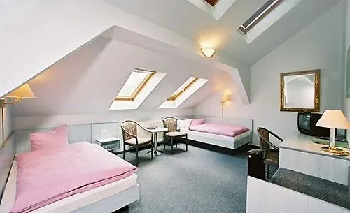 Отель Trip Messe Westend 4*