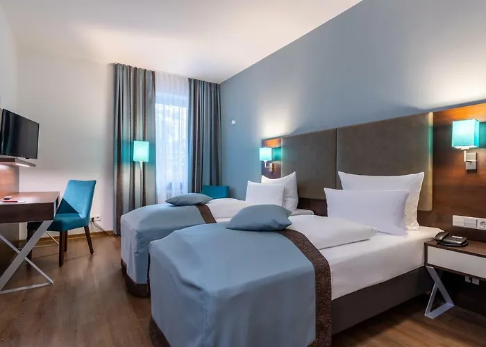 Отель Trip Messe Westend 4*