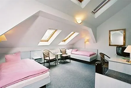 Отель Trip Messe Westend 4*