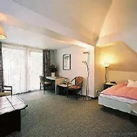 Trip Messe Westend Otel 4*