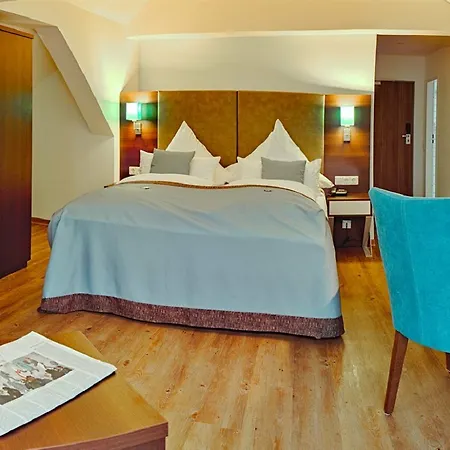 Отель Trip Messe Westend 4*